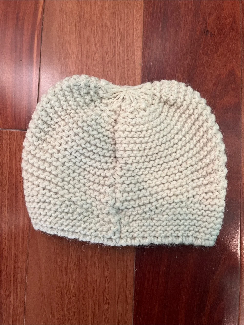 NWT Gelso Bianco Ivory Knit Beanie with Star Embellishments